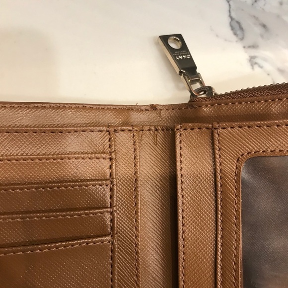 DKNY Wallet - Picture 4 of 12